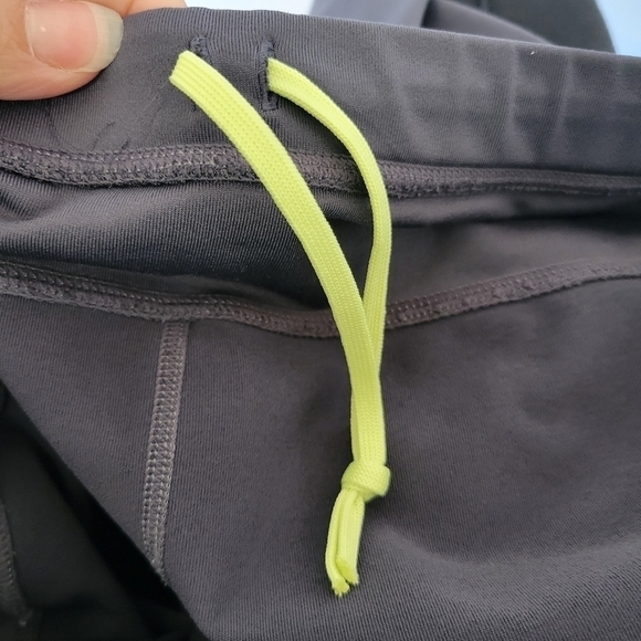 Athleta Gray Runabout Activewear Straight Leg Pants Size MP - Picture 11 of 12